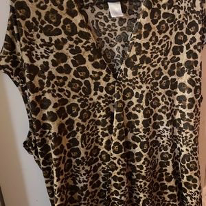 2x leopard top like new